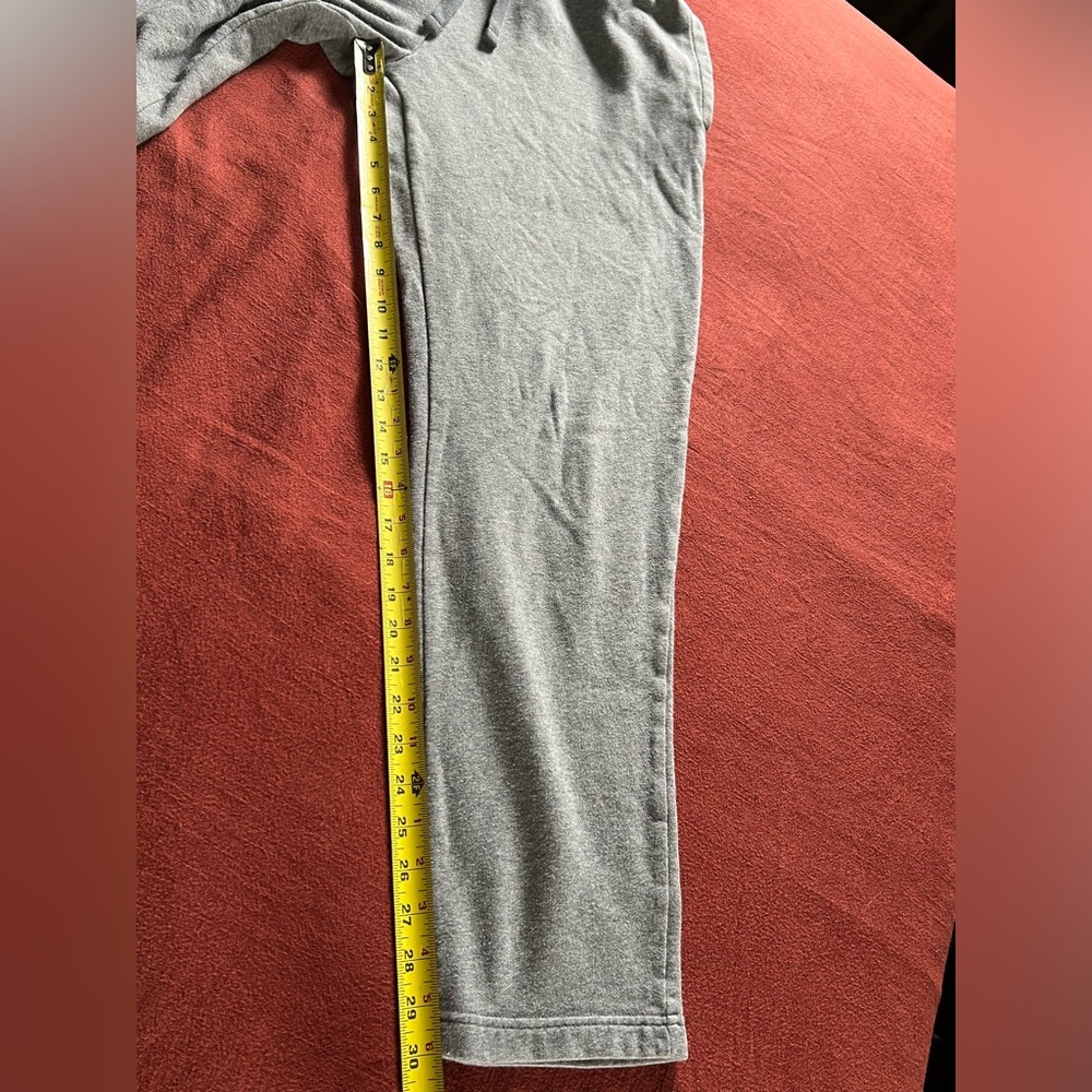 Men’s under Armour joggers/sweatpants